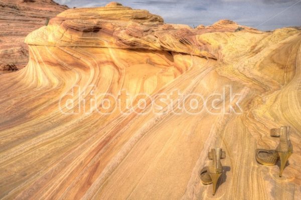Standing on the Edge of Little Wave - dfoto.pl